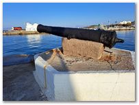 Aegina - vjezd do přístavu